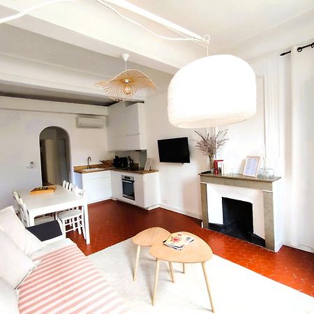Appartement Climatise Parking Gratuit Surveille อาวีญง ภายนอก รูปภาพ
