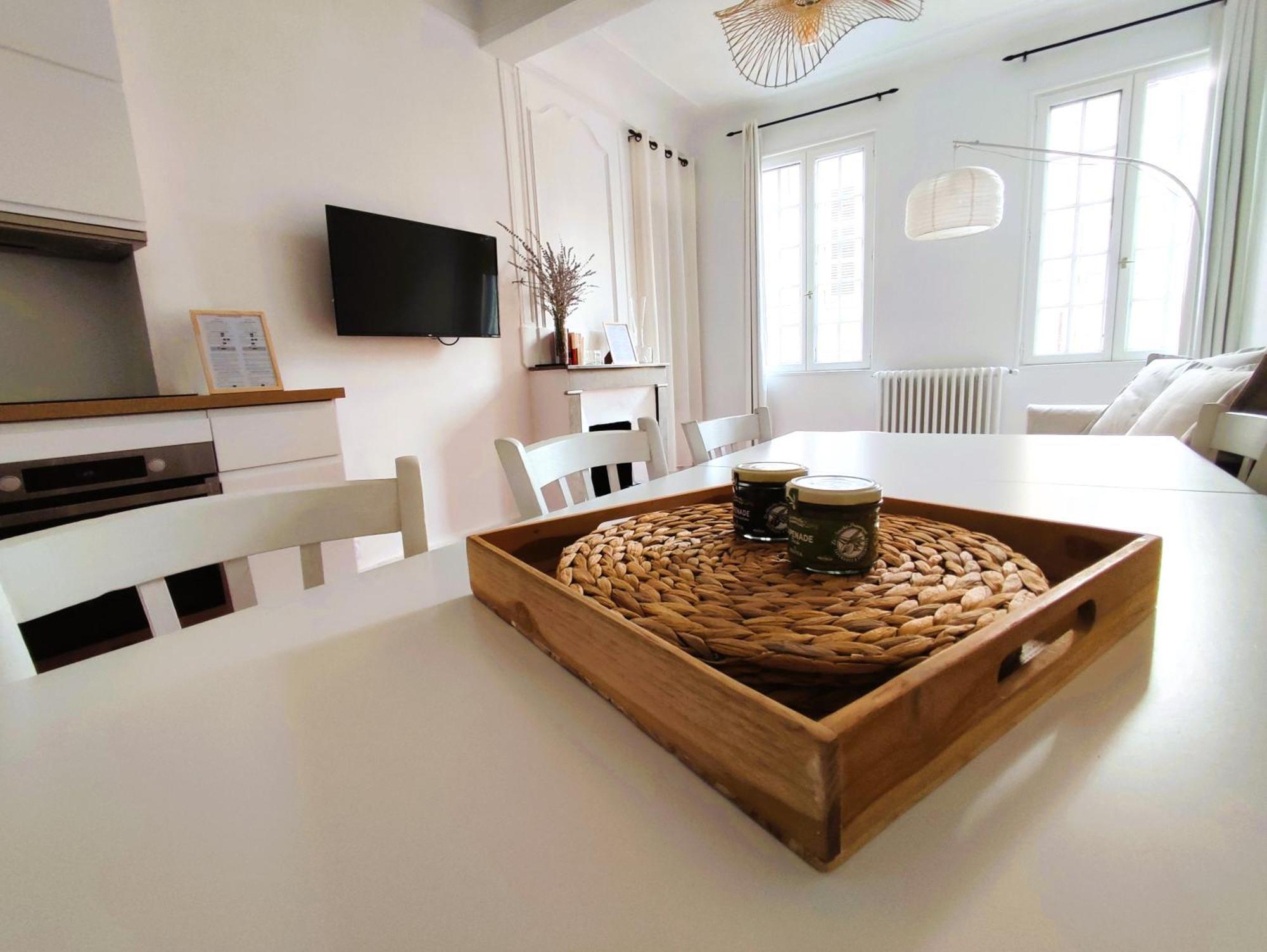 Appartement Climatise Parking Gratuit Surveille อาวีญง ภายนอก รูปภาพ